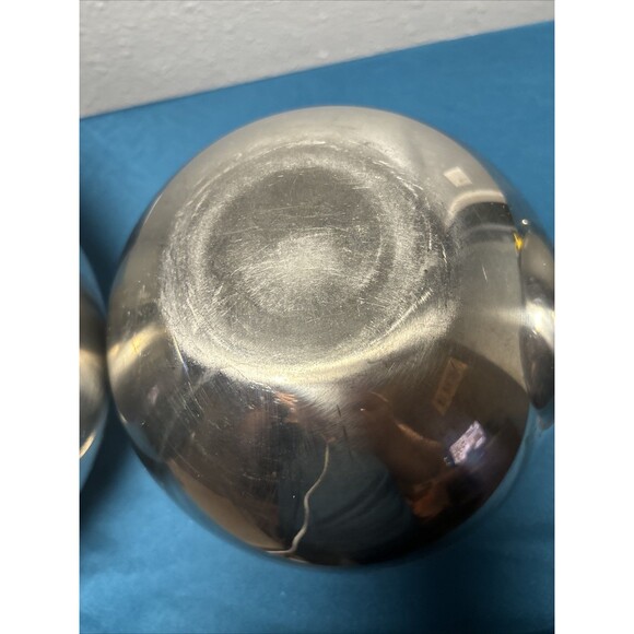 Nesting Mixing Bowls Set of 3 Metal with thumb rings 8”, 7” & 5.5” - Picture 9 of 16